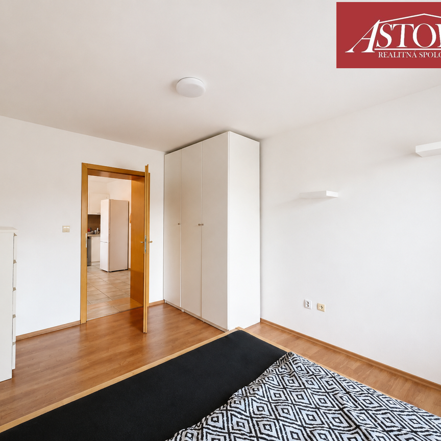 NA PRENÁJOM | Priestranný 2-izbový byt v centre Martina | Jesenského ul. | 54 m² - Photo 1