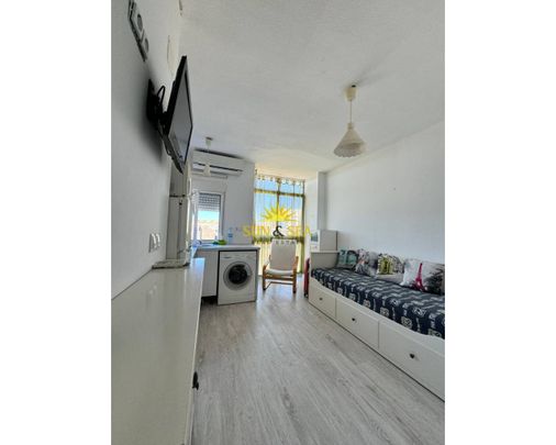 1 BEDROOM AND 1 BATHROOM APARTMENT FOR RENT - Photo 1