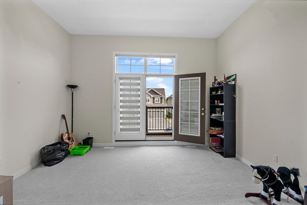 For Lease - 121 Oakmont Drive, Loyalist, Ontario - Photo 1