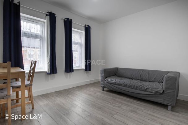 Pitcroft Avenue, Earley, RG6 1NH - Photo 1