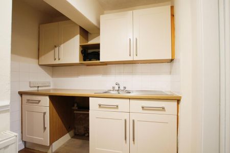 Studio to rent - Photo 3