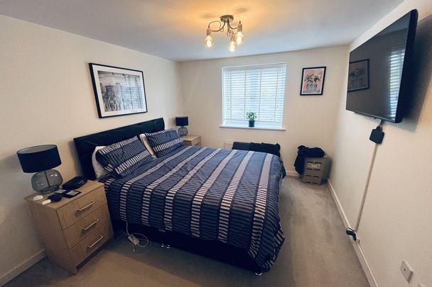 Emperor Way, Peterborough - Photo 1