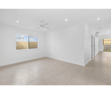 Beautiful Four Bedroom House in the Heart of Victoria Point - Photo 5