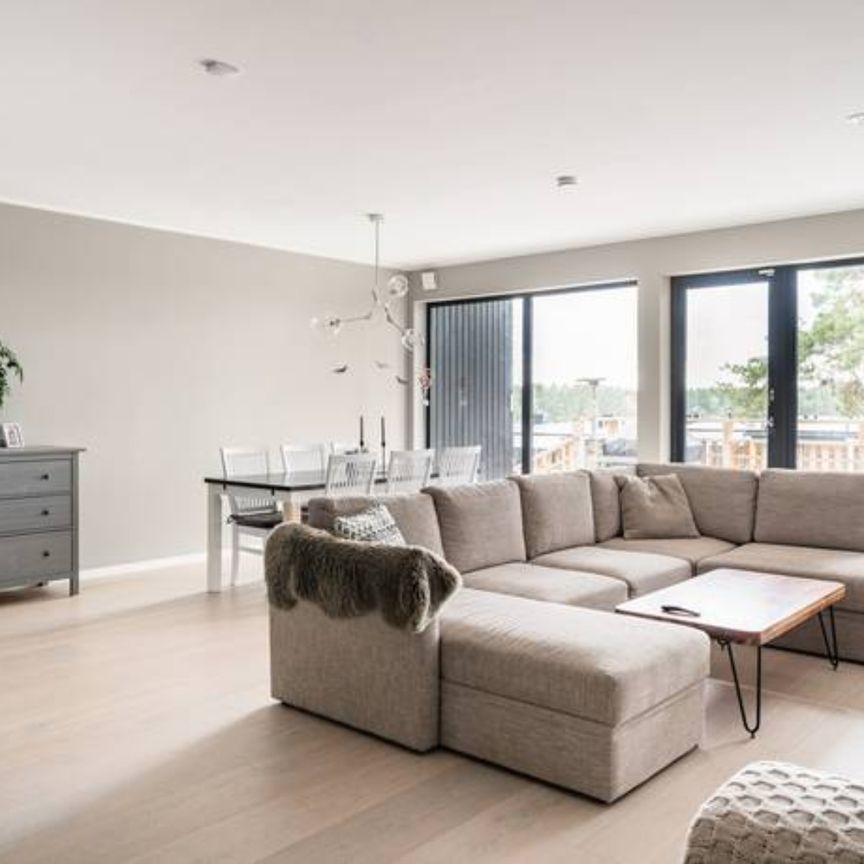 Fantastiskt parhus om två våningar - Photo 1