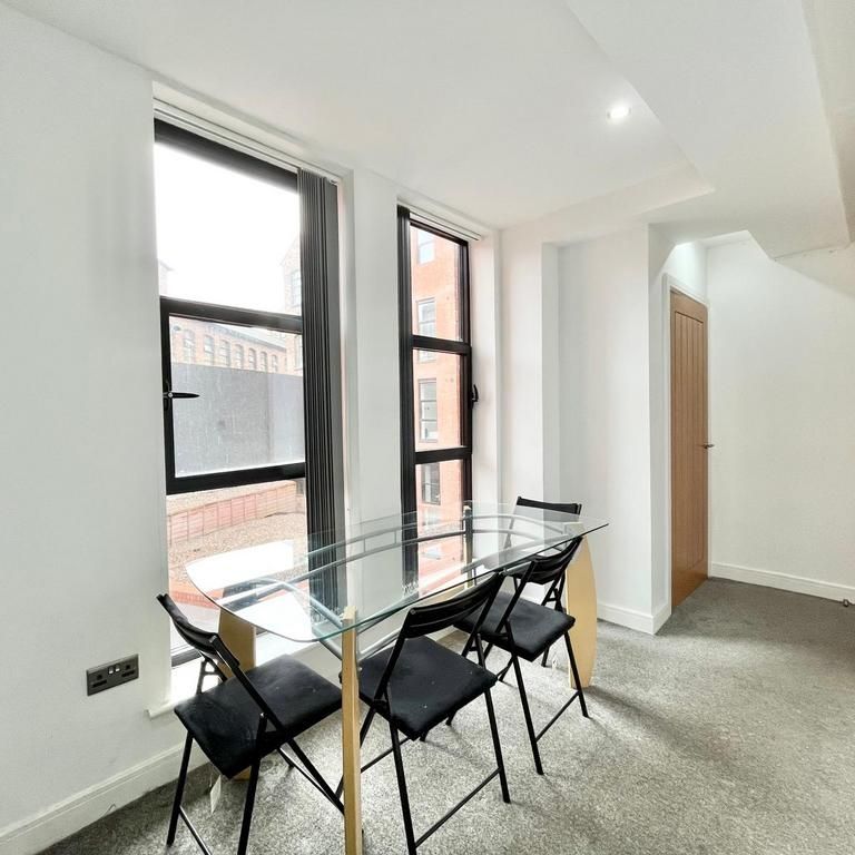 1 bedroom in a flat share to rent - Photo 1