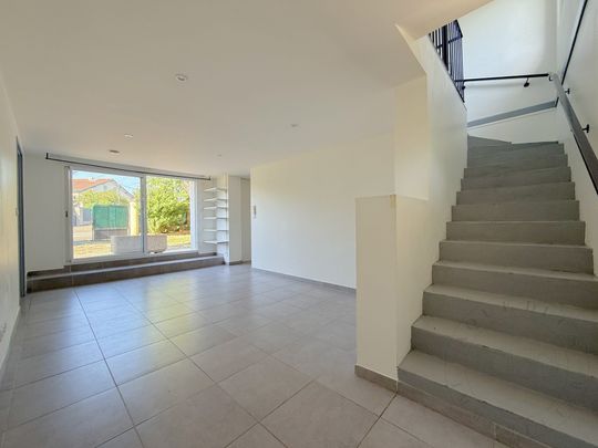 Location Maison 5 pièces 116m² CHAPONOST 69630 - Photo 1