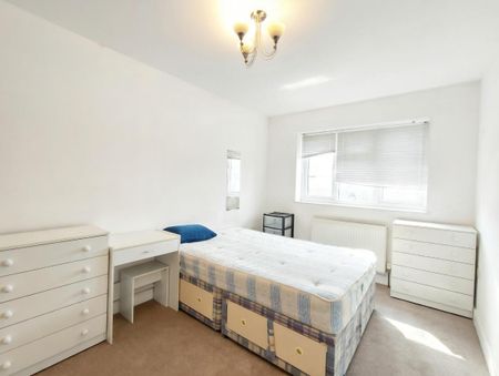 Cleveland Gardens, Cricklewood, London NW2 - Photo 3