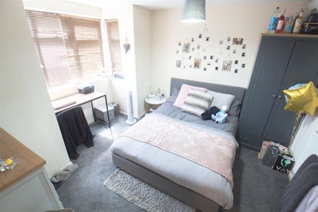 Grimthorpe Place, Headingley, LS6 3JT, Leeds - Photo 3