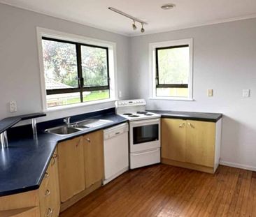 Mt Wellington Family Home - Photo 4