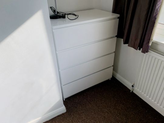 room 4 - Photo 1