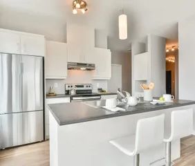 1 room apartment of 87m² in Longueuil - Photo 2