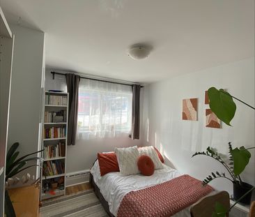 3 1/2 à 2 Pas De L'université Et Cegep - Photo 2