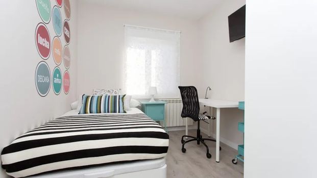 Calle de Ofelia Nieto, Madrid, Community of Madrid 28039 - Photo 1