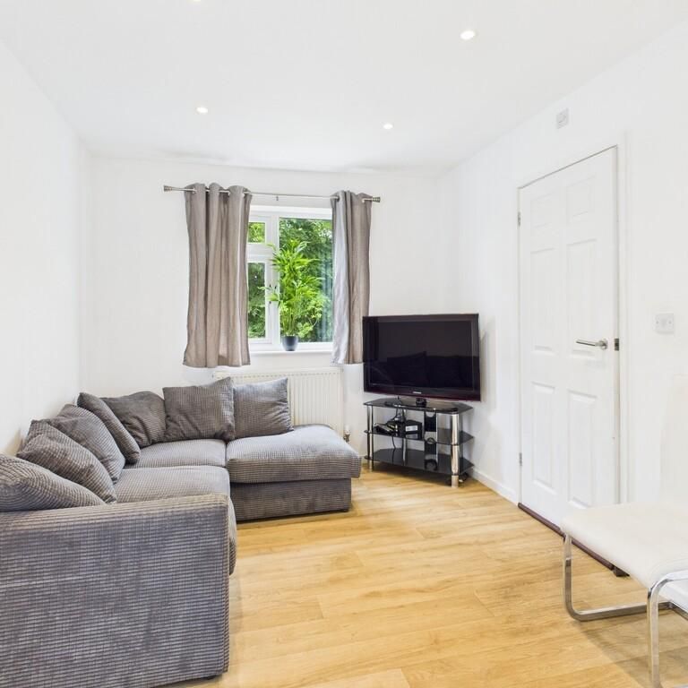 5 bedroom terraced house to rent - Photo 1