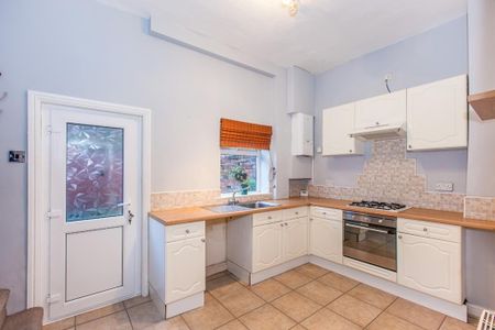 3 bedroom terraced house to rent - Photo 5