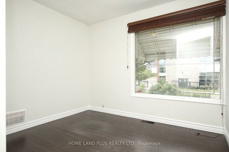 For Lease - 189 Maplehurst Avenue Unit# Mainfl, Toronto, Ontario - Photo 3