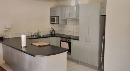 Cul-De-Sac Living - Beachlands - Photo 2