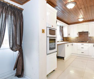 3 bedroom terraced house to rent - Photo 6