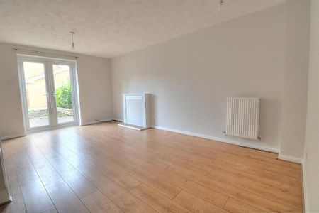 2 bedroom terraced house to rent - Photo 2