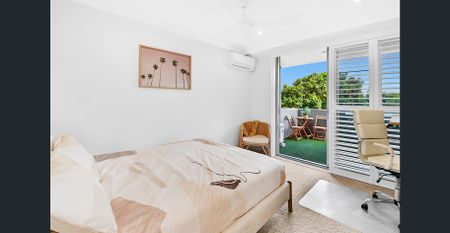 Modern, Fully Furnished Apartment with Huge Alfresco Area on Chevron Island - Photo 3