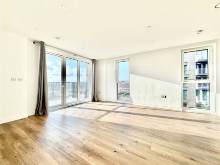 2 Cedrus Avenue, Southall, London, UB1 - Photo 2