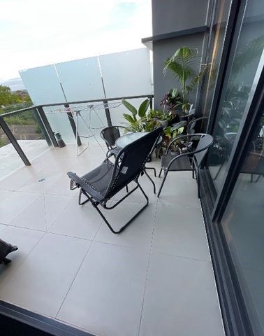 Modern Apartment in the Heart of Ivanhoe - Photo 4