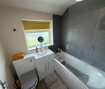 2 bedroom semi-detached house to rent - Photo 5