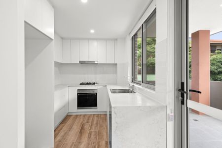 Luxurious 3 Bedroom Apartment - Photo 2