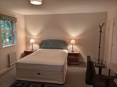 Room in a Shared House, Beds Semi-Detached Schuster Road, M14 - Photo 4