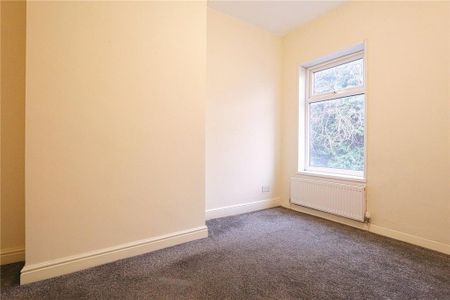 2 bedroom end of terrace house to rent - Photo 5