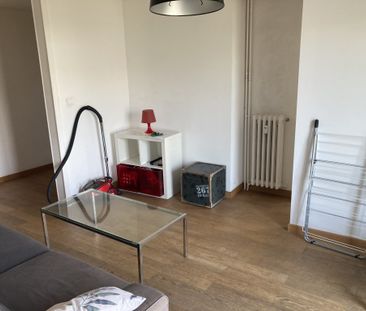 Location Appartement 4 pièces 69m² MARSEILLE 5ème - Photo 4