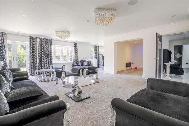 6 bedroom detached house to rent - Photo 1