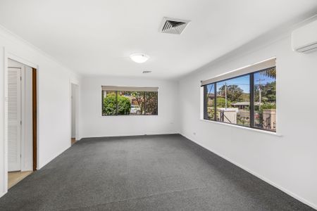 LAKESIDE SUBURB OF CAREY BAY - Photo 2