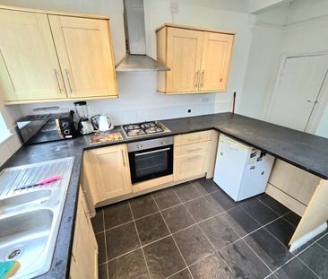 4 Bed Terraced House, Halsbury Road, L6 - Photo 6
