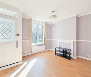 3 bedroom mid terraced house to rent, - Photo 2