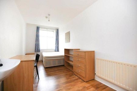 4 bedroom property to rent - Photo 4