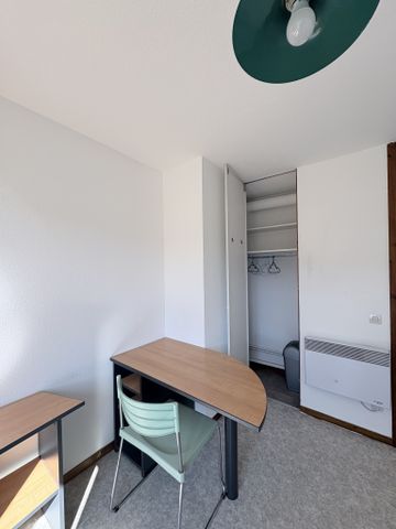 Location Appartement 1 pièce 18m² ST ETIENNE 42100 - Photo 2