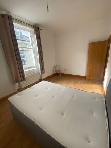 3 Bed Flat, Saint Gabriel's House, BN2 - Photo 3