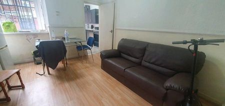 4 bedroom house share to rent - Photo 2