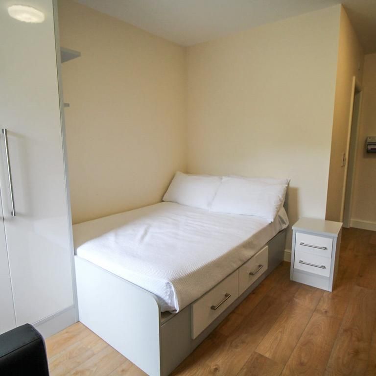 Studio to rent - Photo 1