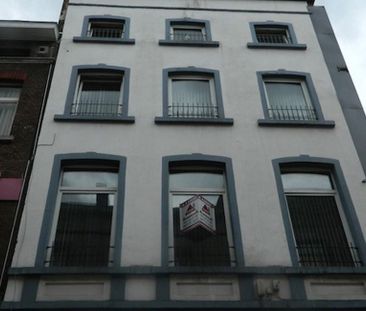 Appartement te huur in Charleroi voor € 750 met 1 slaapkamer - Photo 2