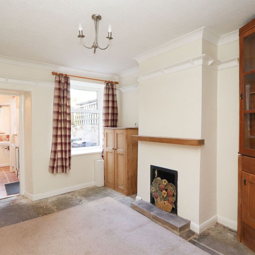 2 bedroom Terraced House to rent - Photo 1