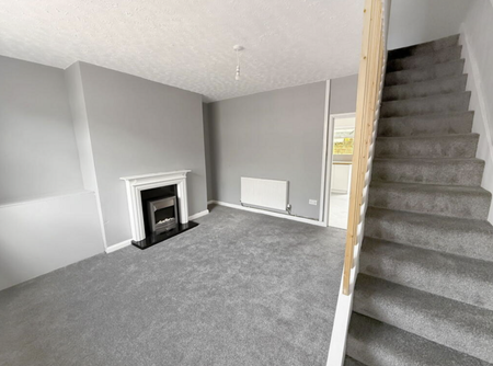3 bedroom terraced house to rent - Photo 2