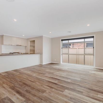 4 Bed, 2 Bath - Photo 1