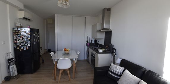 T2 récent - climatisation - ascenseur, - Photo 2