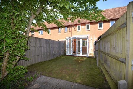 2 bedroom terraced house to rent - Photo 3