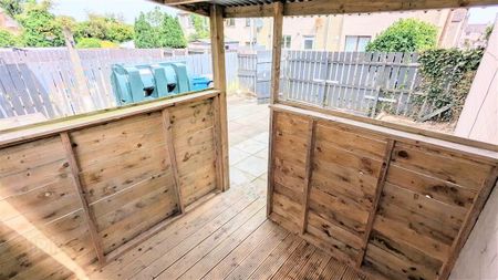 23 Ballygowan Gardens, Bangor, BT19 1QG - Photo 4