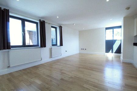 2 bedroom flat to rent - Photo 2