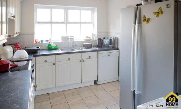 Corfield Road, Enfield, Greater London, N21 - Photo 1