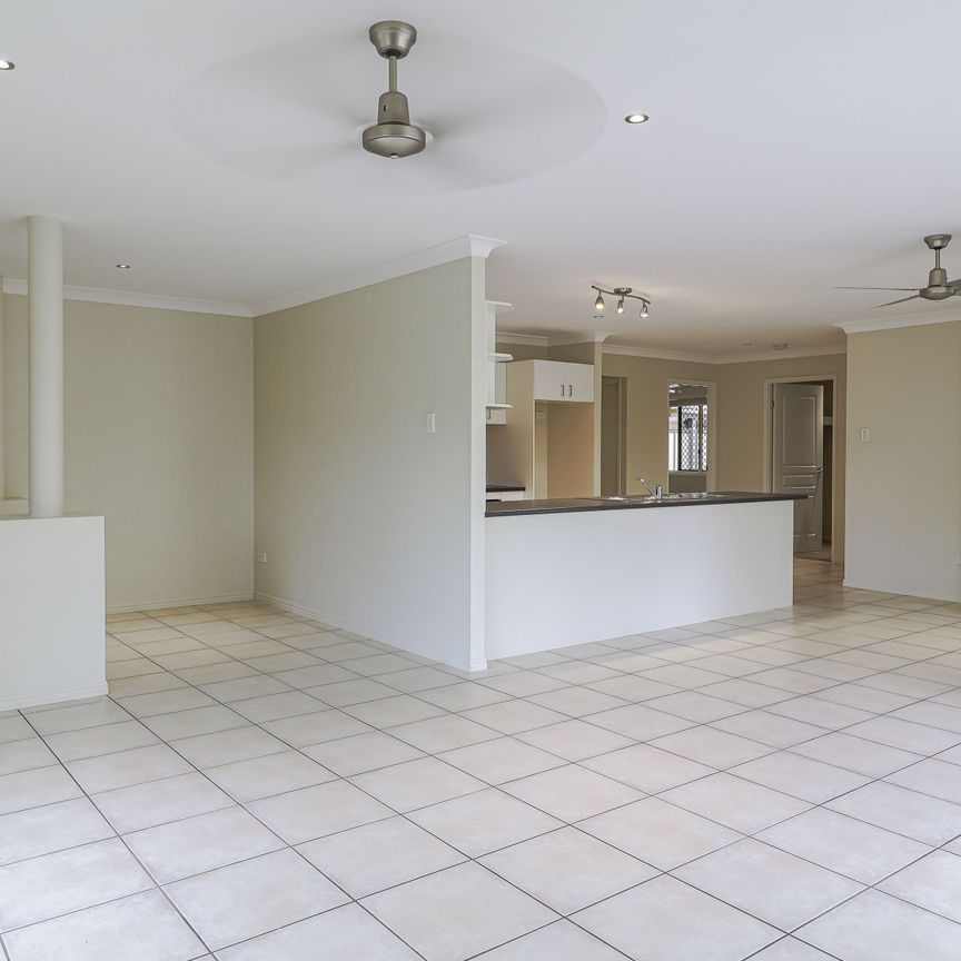 TIDY 3 BEDROOM DUPLEX WITH PRIVATE BACKYARD - Photo 1